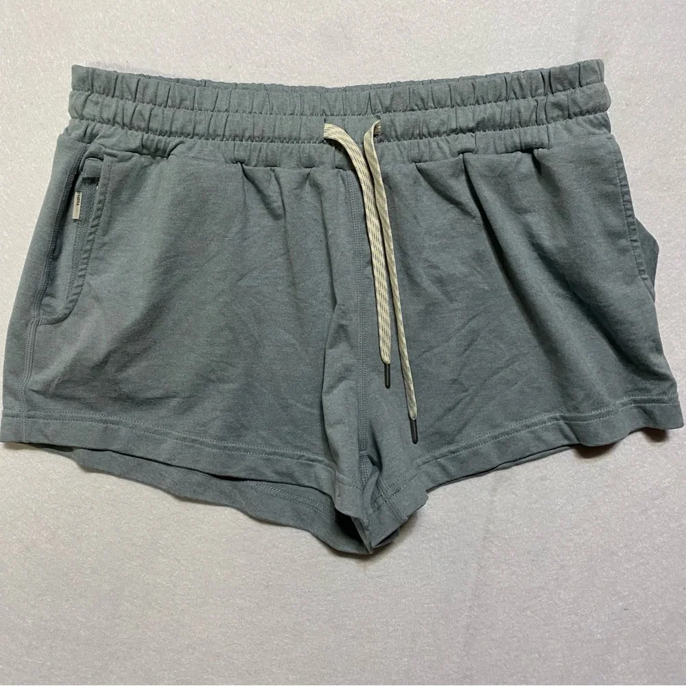 Vuori Halo Performance Shorts Medium - Picture 2 of 8
